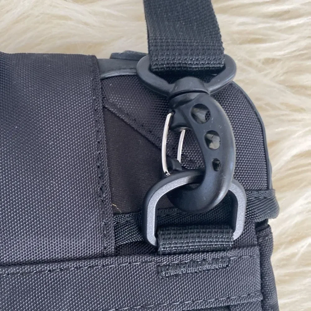 Targus 12-13” Grid High-Impact Vertical Slipcase w/ shoulder straps